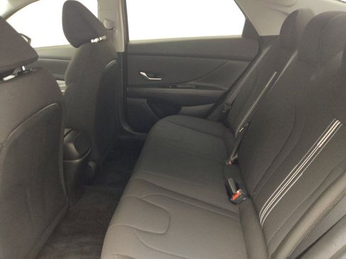 Used 2023 Hyundai Elantra SEL w/ Convenience Package FWD image 18