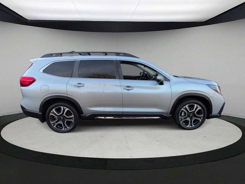 Used 2023 Subaru Ascent Limited image 9