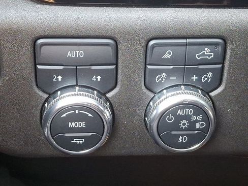 Certified 2024 GMC Sierra 1500 SLT image 23