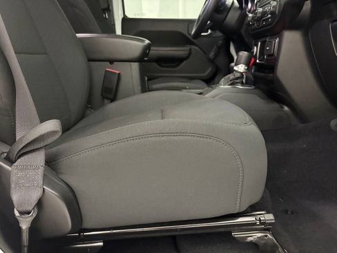 Used 2023 Jeep Wrangler Unlimited Sport AWD/4WD image 30