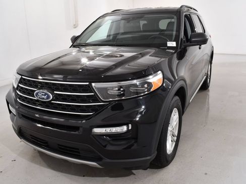 Used 2024 Ford Explorer XLT w/ Equipment Group 202A AWD/4WD image 2