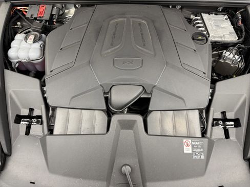 Certified 2025 Porsche Cayenne image 57