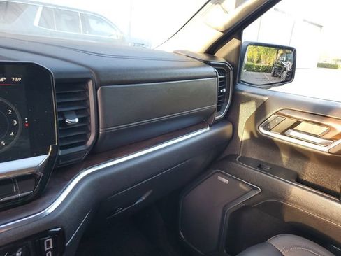 Used 2024 GMC Sierra 1500 SLT w/ SLT Premium Plus Package AWD/4WD image 27