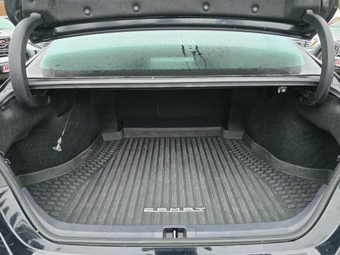 Used 2024 Toyota Camry SE image 17