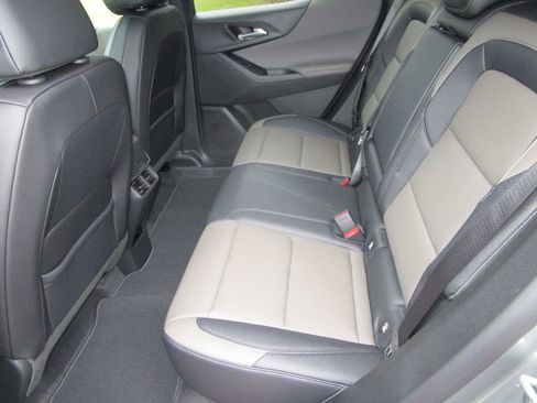 New 2026 Chevrolet Equinox LT w/ Convenience Package II image 15