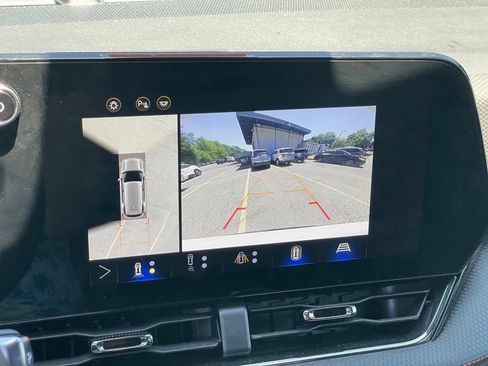 Used 2025 Chevrolet Equinox RS w/ Safety and Technology Package FWD image 22