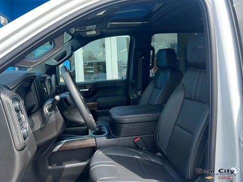 Used 2023 Chevrolet Silverado 3500 High Country image 16