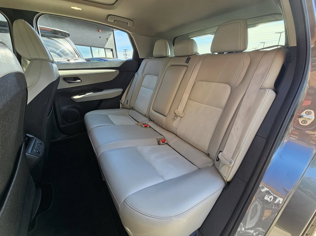Used 2024 Nissan Ariya AWD image 18