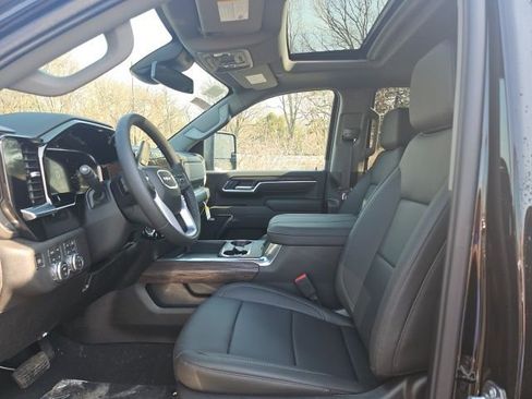 New 2026 GMC Sierra 2500 SLT w/ SLT Premium Package AWD/4WD image 16