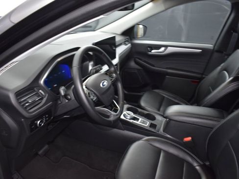 Used 2024 Ford Escape Platinum image 10