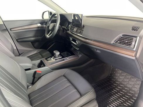 Used 2023 Audi Q5 2.0T Premium w/ Convenience Package image 12