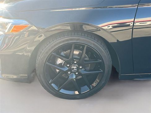 Used 2025 Honda Civic Sport image 27