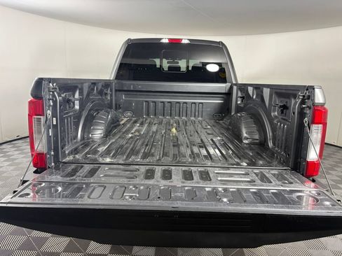 Used 2017 Ford F250 Lariat w/ Lariat Value Package AWD/4WD image 25
