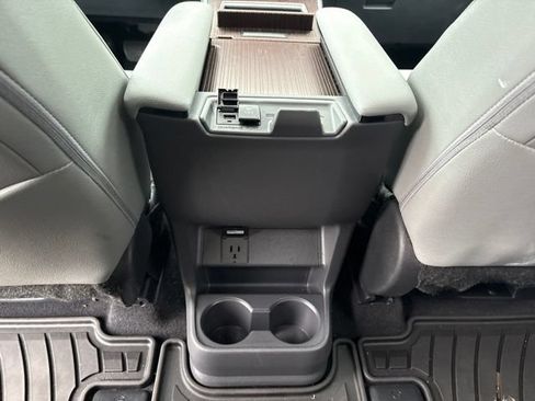 Used 2023 Toyota Sienna XLE w/ XLE Plus Package AWD/4WD image 26
