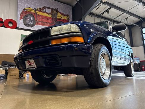 Used 2002 Chevrolet Blazer LS w/ Preferred Equipment Group image 95