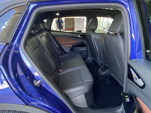 Certified 2022 Volkswagen ID.4 Pro S RWD image 41