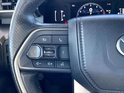 Used 2025 Toyota 4Runner SR5 AWD/4WD image 24