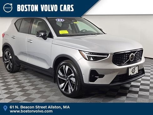 Used 2023 Volvo XC40 B5 Plus w/ Protection Package Premier image 1
