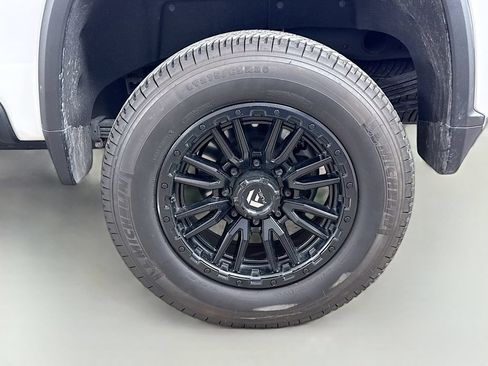 Used 2024 Chevrolet Silverado 2500 High Country w/ High Country Premium Package AWD/4WD image 33