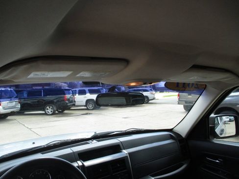 Used 2011 Jeep Liberty Sport AWD/4WD image 26