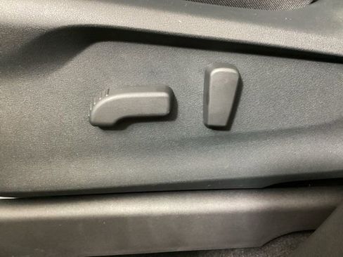 Used 2025 Subaru Ascent Premium image 11