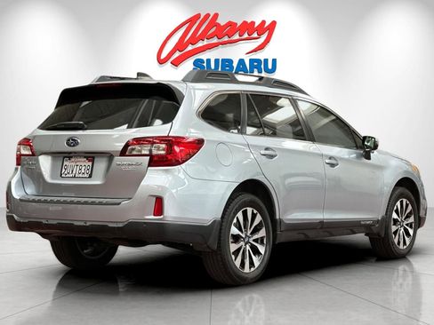 Used 2017 Subaru Outback 2.5i Limited AWD/4WD image 4