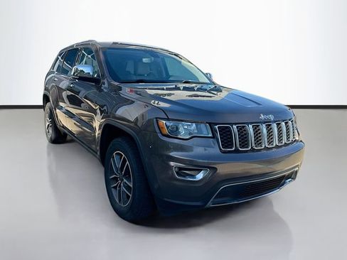 Used 2019 Jeep Grand Cherokee Limited image 3