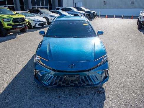 Used 2025 Toyota Camry XSE image 5