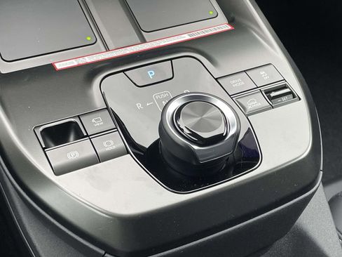 New 2026 Subaru Solterra image 25