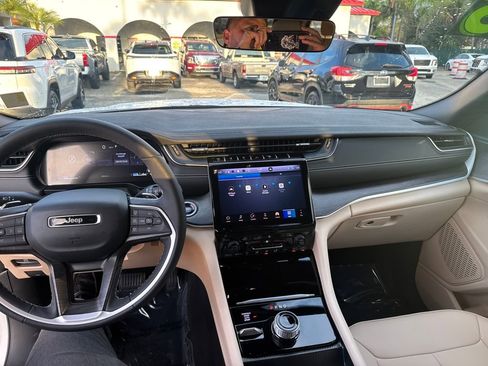 Used 2025 Jeep Grand Cherokee L Limited w/ Trailer Tow Package image 12