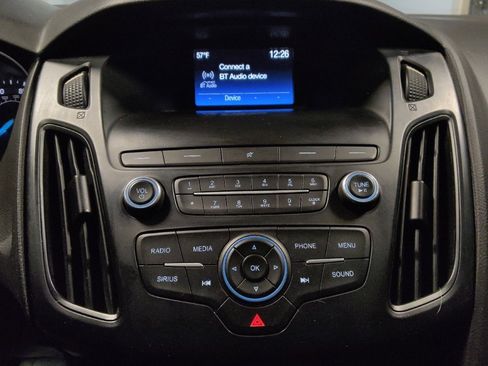 Used 2018 Ford Focus SE image 25