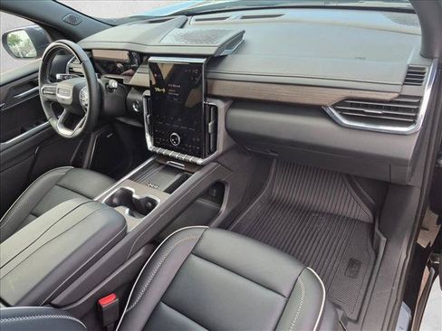Used 2026 GMC Acadia Denali w/ Super Cruise Package FWD image 30