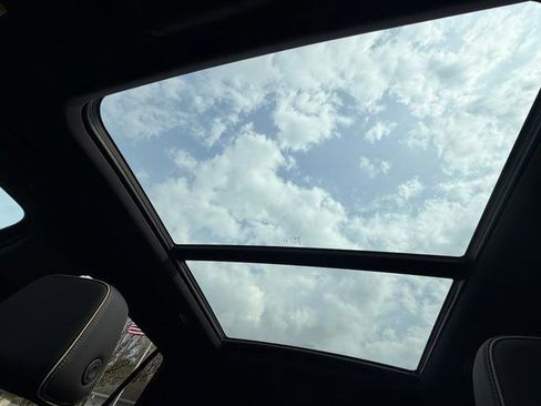 Used 2024 Chevrolet Tahoe Premier w/ Premium Package image 30