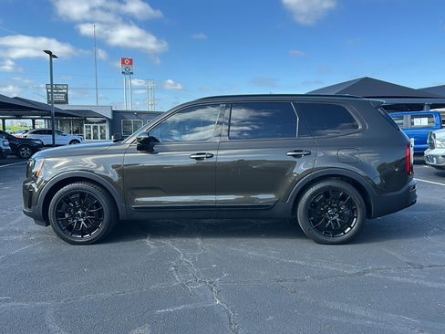 Used 2022 Kia Telluride SX w/ SX Prestige Package image 5
