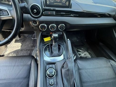 Used 2017 FIAT 124 Spider Lusso RWD image 24