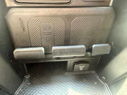Used 2023 RAM 1500 Laramie AWD/4WD image 28