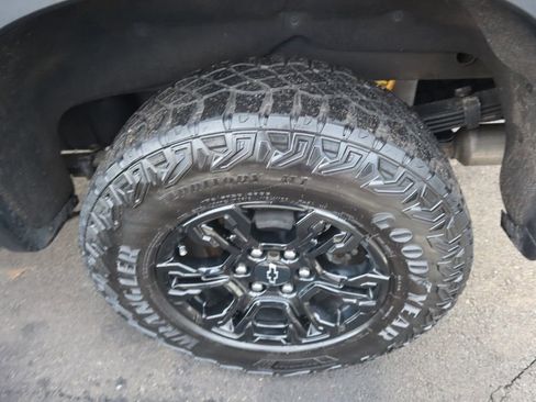 Used 2023 Chevrolet Silverado 1500 ZR2 w/ Technology Package image 6