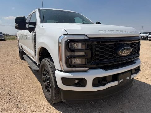 Used 2025 Ford F250 XLT w/ Black Appearance Package AWD/4WD image 2