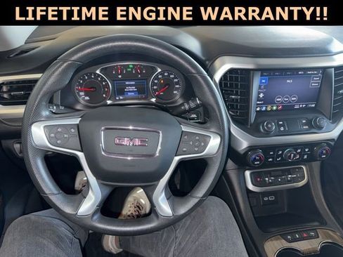 Used 2023 GMC Acadia SLE w/ Driver Convenience Package image 4