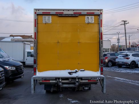 Used 2019 Isuzu NPR image 5