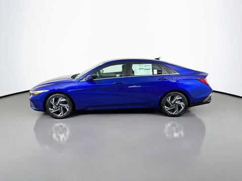Certified 2025 Hyundai Elantra SEL FWD image 4