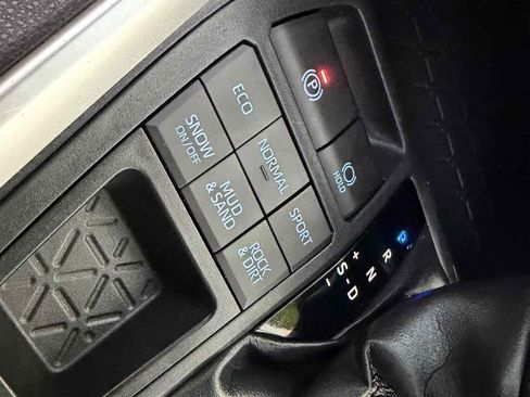 Used 2019 Toyota RAV4 XLE w/ All Weather Liner Package AWD/4WD image 26