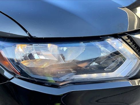 Used 2017 Nissan Rogue S FWD image 26