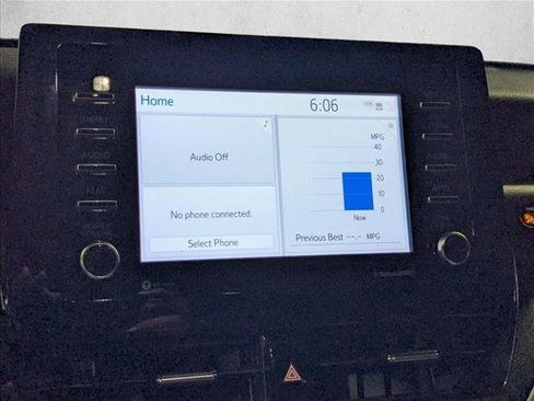 Used 2022 Toyota Camry SE image 13