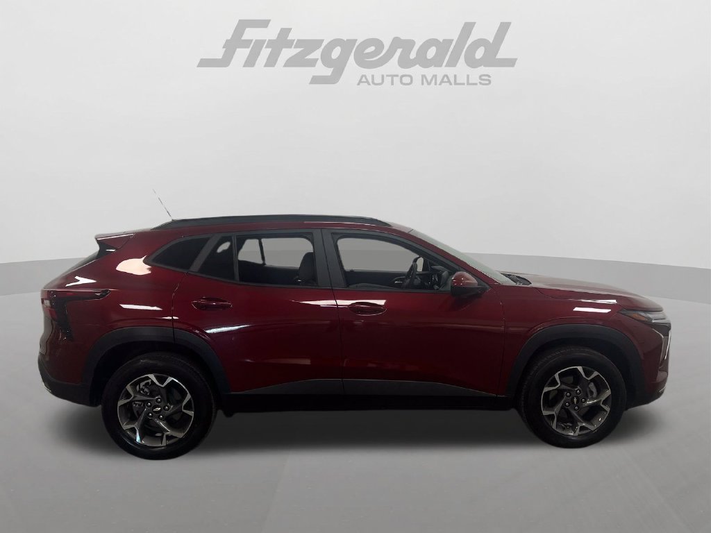 Used 2024 Chevrolet Trax LT FWD image 6