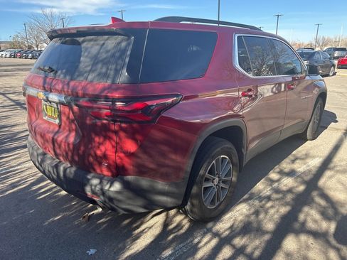 Used 2022 Chevrolet Traverse LT image 5