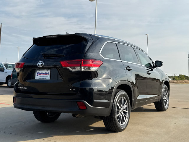 Used 2017 Toyota Highlander XLE FWD image 8