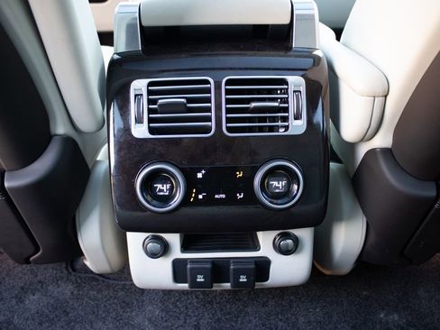 Used 2019 Land Rover Range Rover Supercharged image 15