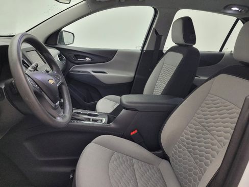 Used 2021 Chevrolet Equinox LS FWD image 17