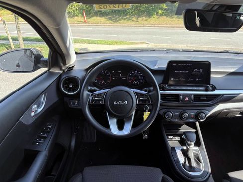 Certified 2023 Kia Forte LXS w/ LXS Technology Package FWD image 14